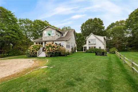 31 Calvert Pl, Jamestown, RI 02835