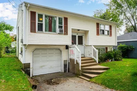 81 Petteys Ave, Providence, RI 02909