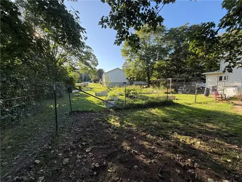 Exterior - 8 Pike St, South Kingstown, RI 02879 photo 4 of 5
