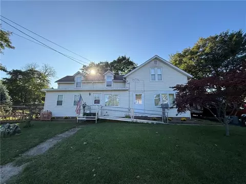 Exterior - 8 Pike St, South Kingstown, RI 02879 photo 3 of 5