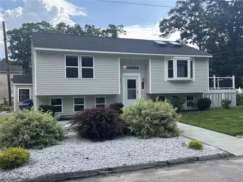 23 Granite St, Johnston, RI 02919