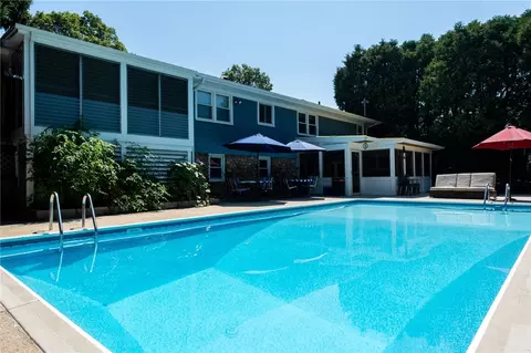 Exterior - 3 Emerald St, Westerly, RI 02891 photo 6 of 15