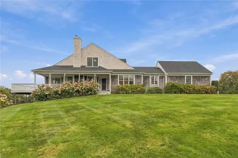 17 Pocasset Ln, Portsmouth, RI 02871