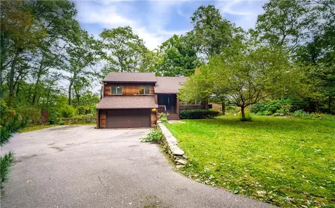 327 North Rd, South Kingstown, RI 02879