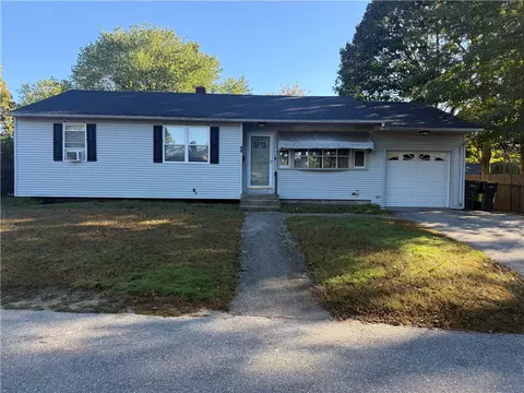 45 Dupont Cir, North Kingstown, RI 02852
