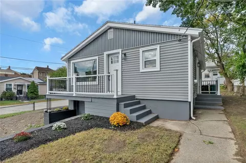 Exterior - 546 Robinson St, Woonsocket, RI 02895 photo 2 of 7