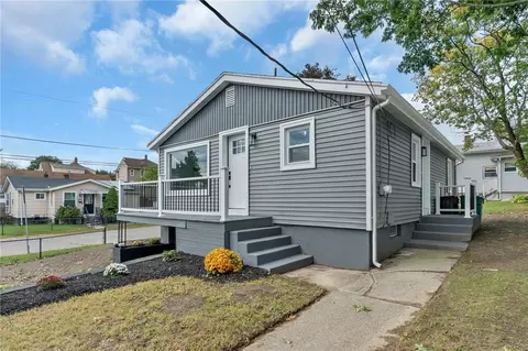 Exterior - 546 Robinson St, Woonsocket, RI 02895 photo 4 of 7