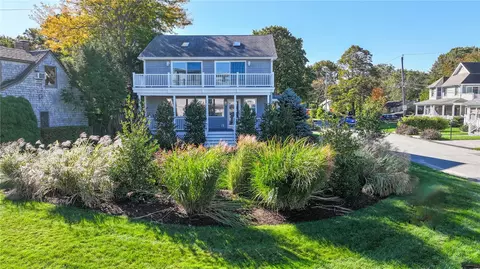 190 Charlotte Dr, East Greenwich, RI 02818
