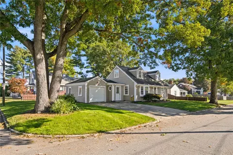 100 Eaton St, Pawtucket, RI 02861