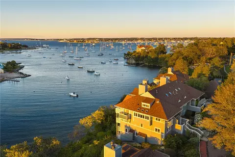 157 Harrison Ave #7, Newport, RI 02840