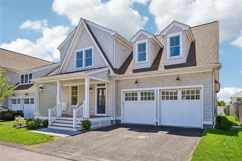 12 Lookout Ln, Portsmouth, RI 02871