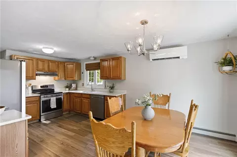 Dining - 15 Collins St, Attleboro, MA 02703 photo 1 of 1