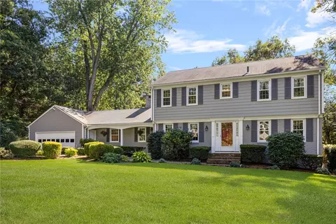 90 Jefferson Dr, East Greenwich, RI 02818