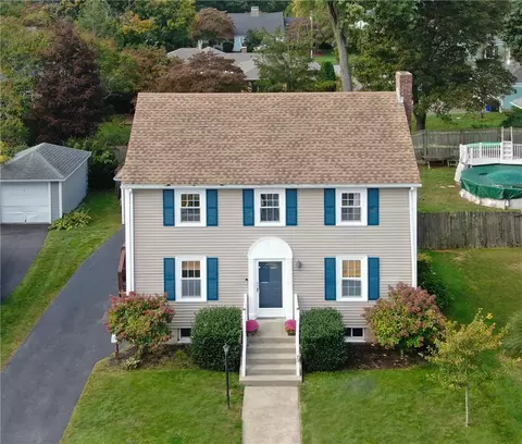 73 Hope St, Rumford, RI 02916