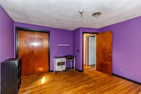 Bedroom - 73 Eagle Rd, Cranston, RI 02920 photo 5 of 6