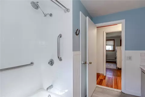 Bath - 73 Eagle Rd, Cranston, RI 02920 photo 1 of 2