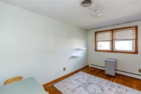Bedroom - 73 Eagle Rd, Cranston, RI 02920 photo 2 of 6