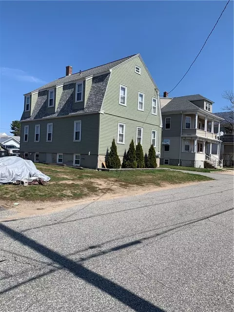 324 Fort St, East Providence, RI 02914