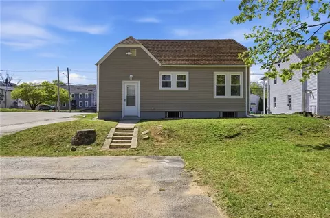 Exterior - 1567 Centerville Rd, Warwick, RI 02886 photo 2 of 4