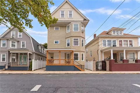 73 Farragut Ave, Providence, RI 02905