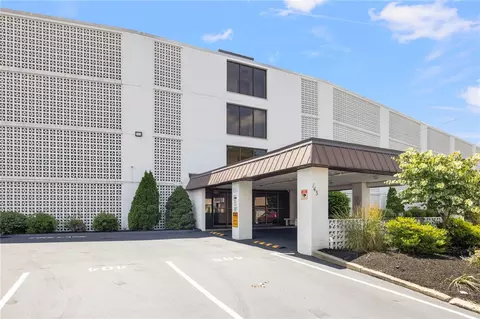 143 Hoffman Ave #205, Cranston, RI 02920