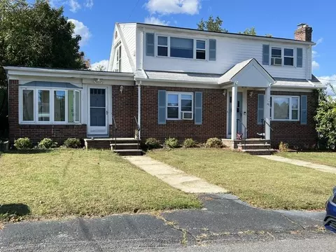 49 Tiffany St, Cranston, RI 02920