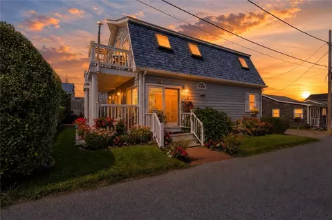 13 Lane Five, Narragansett, RI 02882