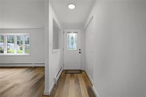 Entry Way - 140 Tanner Ave, Warwick, RI 02886 photo 3 of 6