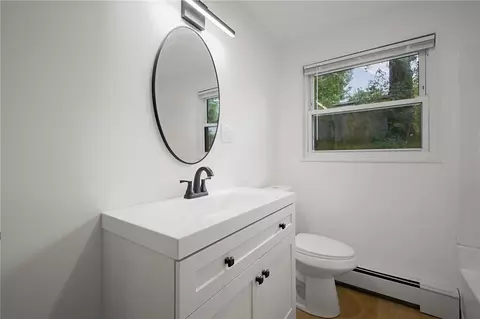 Bath - 140 Tanner Ave, Warwick, RI 02886 photo 2 of 3