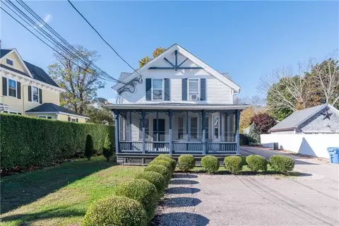 75 Caswell St, Narragansett, RI 02882