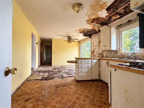 Kitchen - 89 Cushing Rd, Warwick, RI 02888 photo 1 of 1