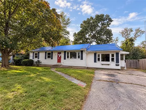 Exterior - 89 Cushing Rd, Warwick, RI 02888 photo 2 of 5