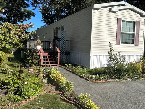29 Park Ln, Coventry, RI 02816