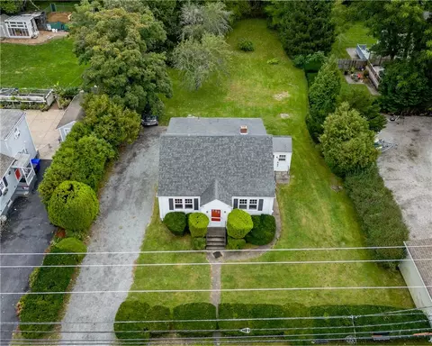 281 Market St, Warren, RI 02885