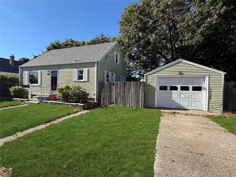 890 Cottage St, Pawtucket, RI 02861