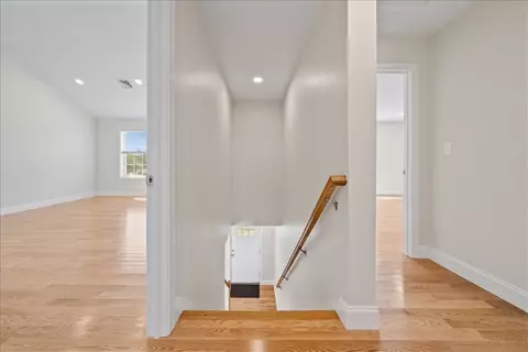 2011 Warwick Ave, Warwick, RI 02889 photo 6