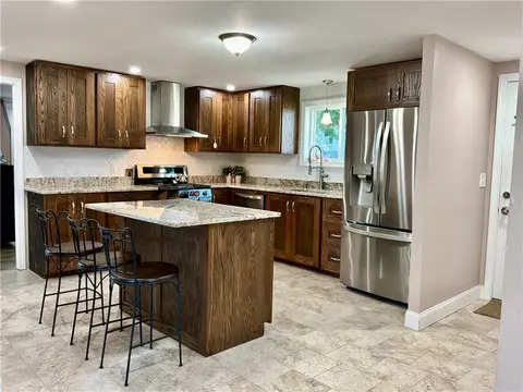 60 Hendrick St, Providence, RI 02908