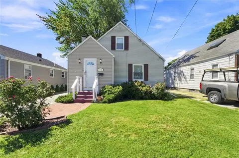 70 Overland Ave, Cranston, RI 02910