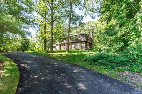 5763 Post Rd, East Greenwich, RI 02818