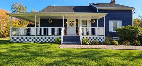 424 Buxton St, North Smithfield, RI 02896