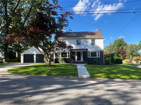 87 Glenmere Drive Dr, Cranston, RI 02920