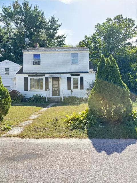 62 Hancock Dr, North Kingstown, RI 02852