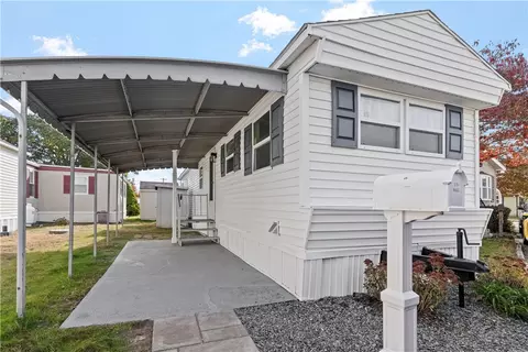 242 Manton St, Pawtucket, RI 02861