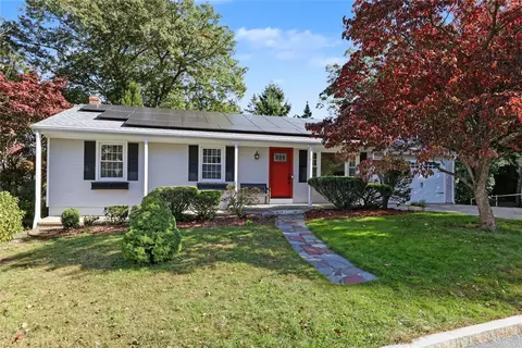 11 Beauregard Ave, Lincoln, RI 02865