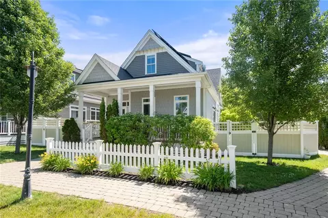 13 Boydes Xing #12, Norfolk, MA 02056