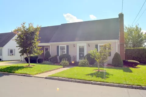 103 Greenwich Ave, East Providence, RI 02914