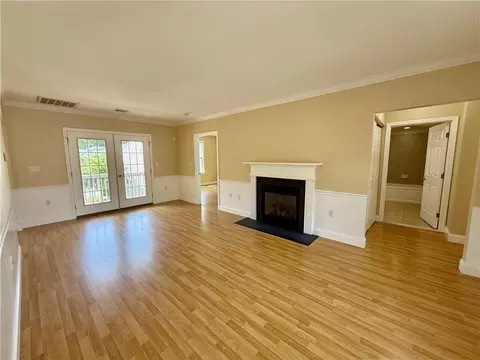 Living - 70 Turner St #E-3, Warwick, RI 02886 photo 2 of 4