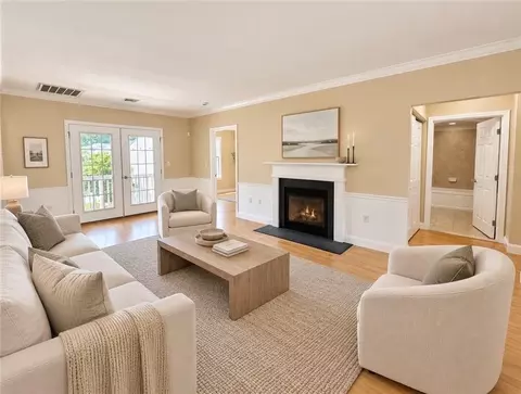 Living - 70 Turner St #B-4, Warwick, RI 02886 photo 2 of 4