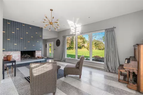Living - 250 Harris Rd, Smithfield, RI 02917 photo 2 of 4