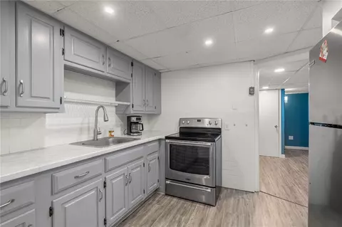 Kitchen - 250 Harris Rd, Smithfield, RI 02917 photo 4 of 5